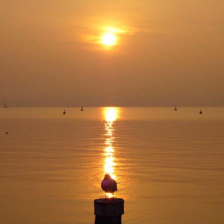 The Riva Apartment Sirmione Buitenkant foto