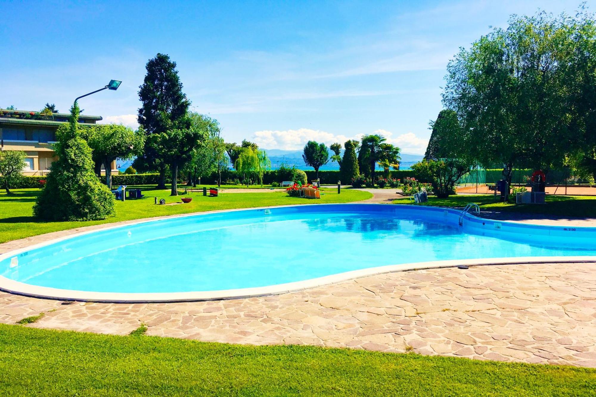 The Riva Apartment Sirmione Buitenkant foto
