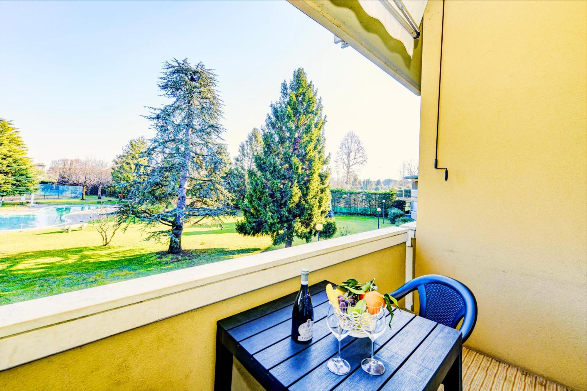 The Riva Apartment Sirmione Buitenkant foto