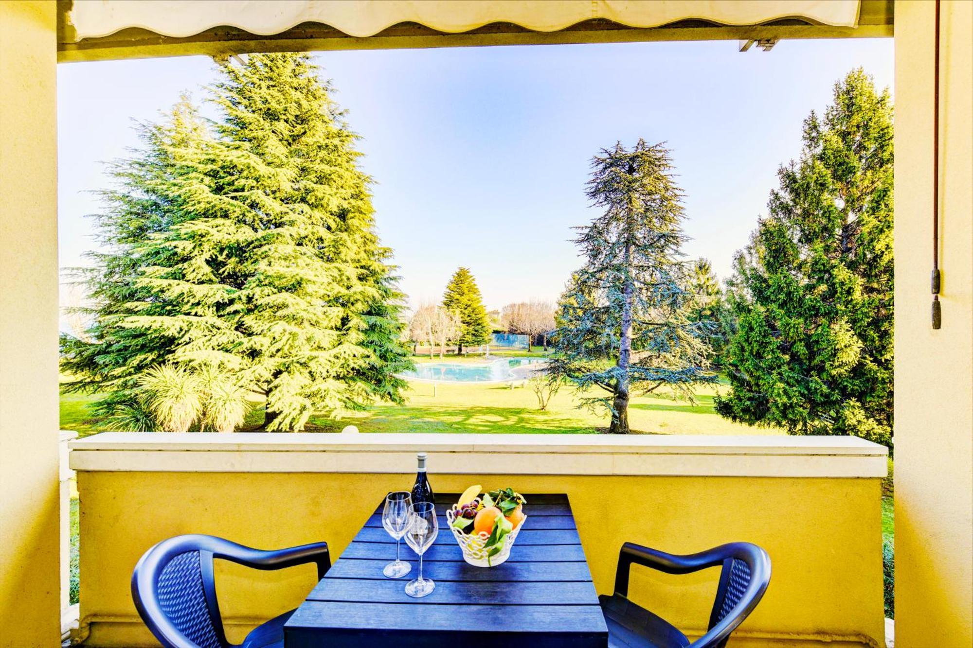 The Riva Apartment Sirmione Buitenkant foto